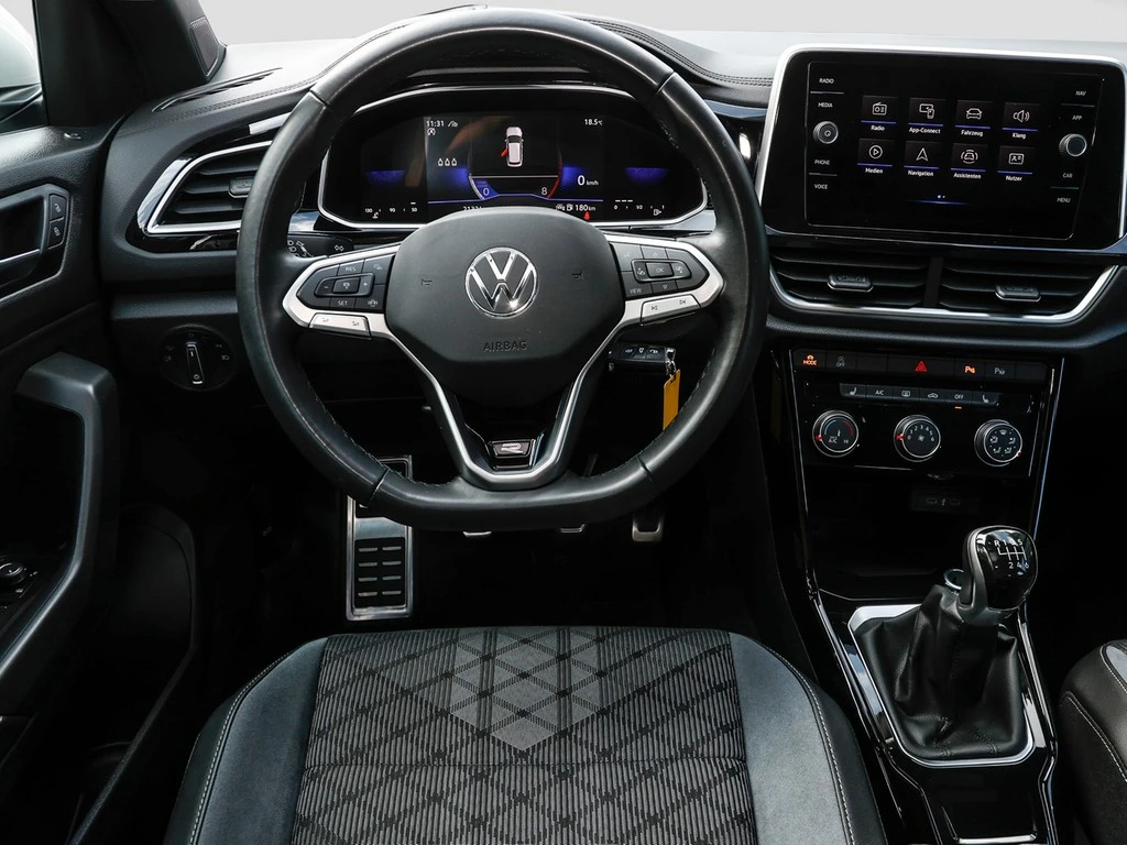 Volkswagen-T-Roc-image-12