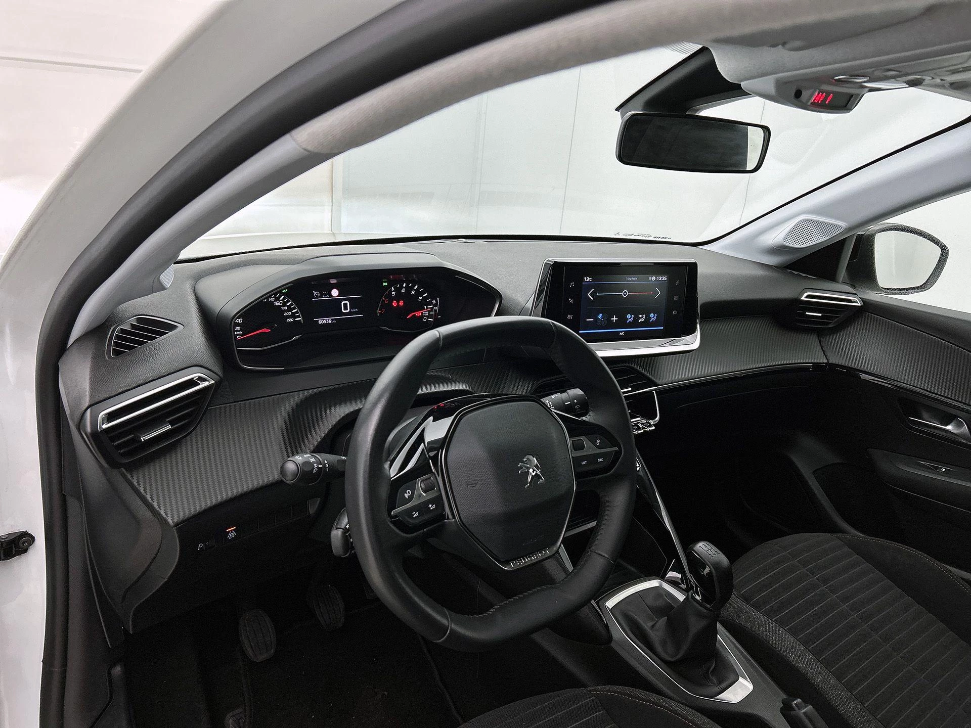 Peugeot-208-image-16