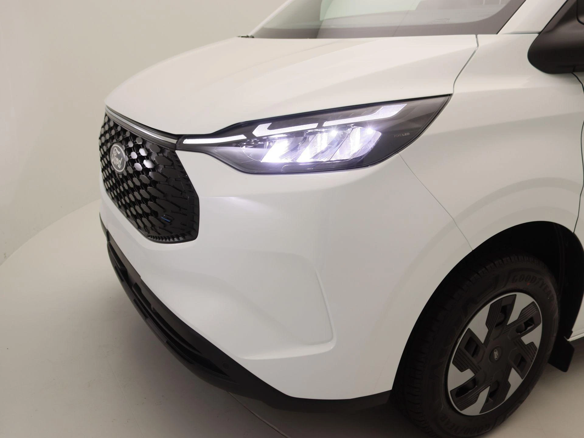 Ford-E-Transit Custom-image-11