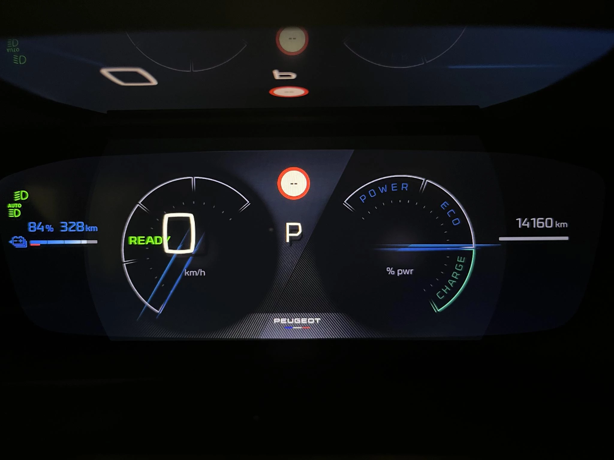 Peugeot-e-2008-image-6