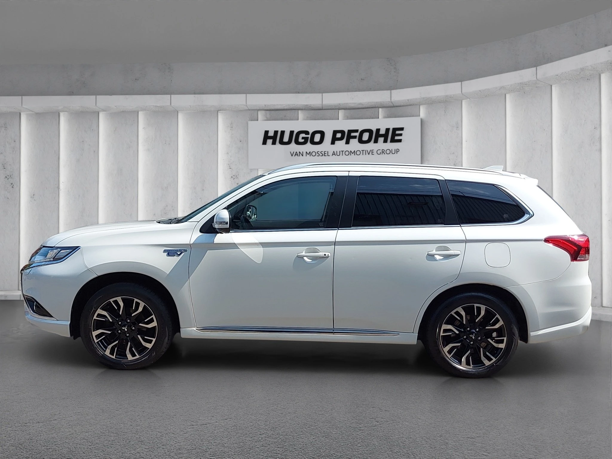 Mitsubishi Outlander 2.0 PHEV Plug-in Hybrid Plus 4WD