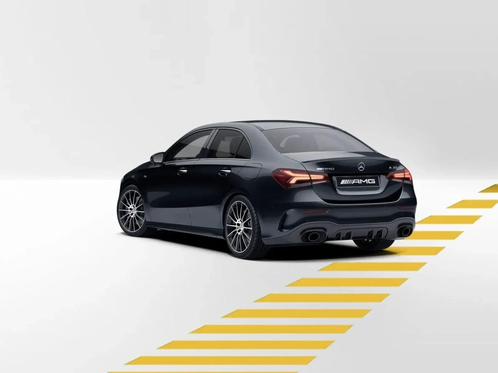 Mercedes-AMG-A-Klasse 35-image-4