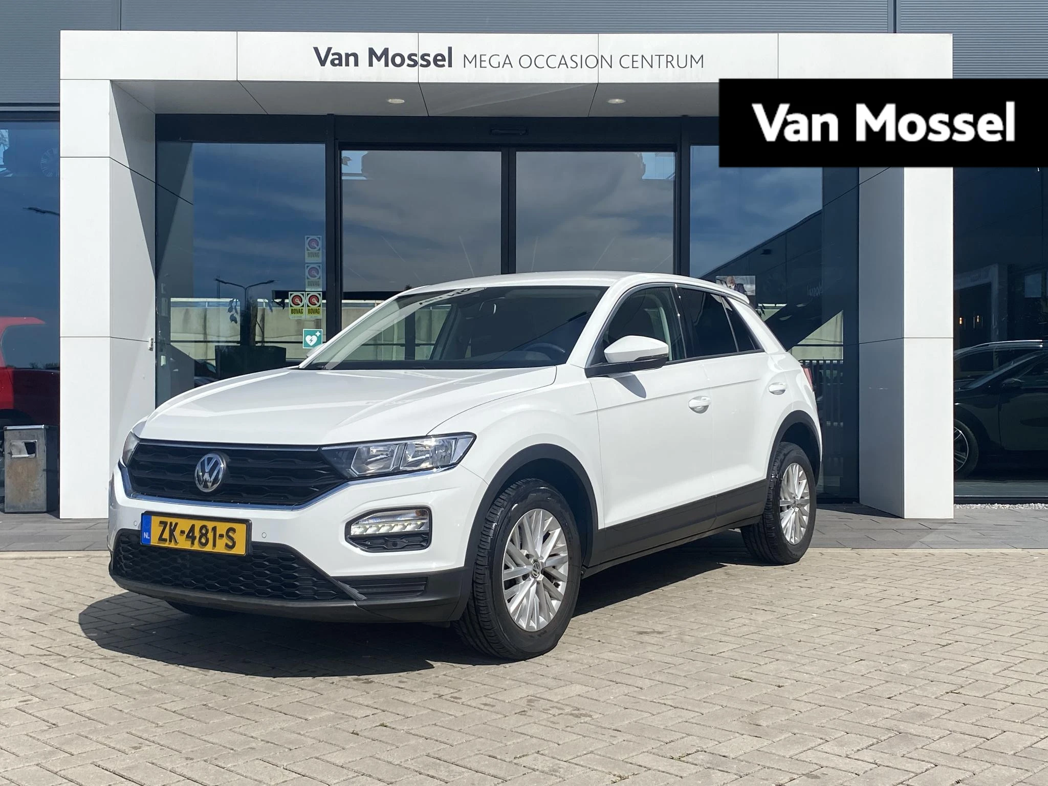 Volkswagen-T-Roc-image-0