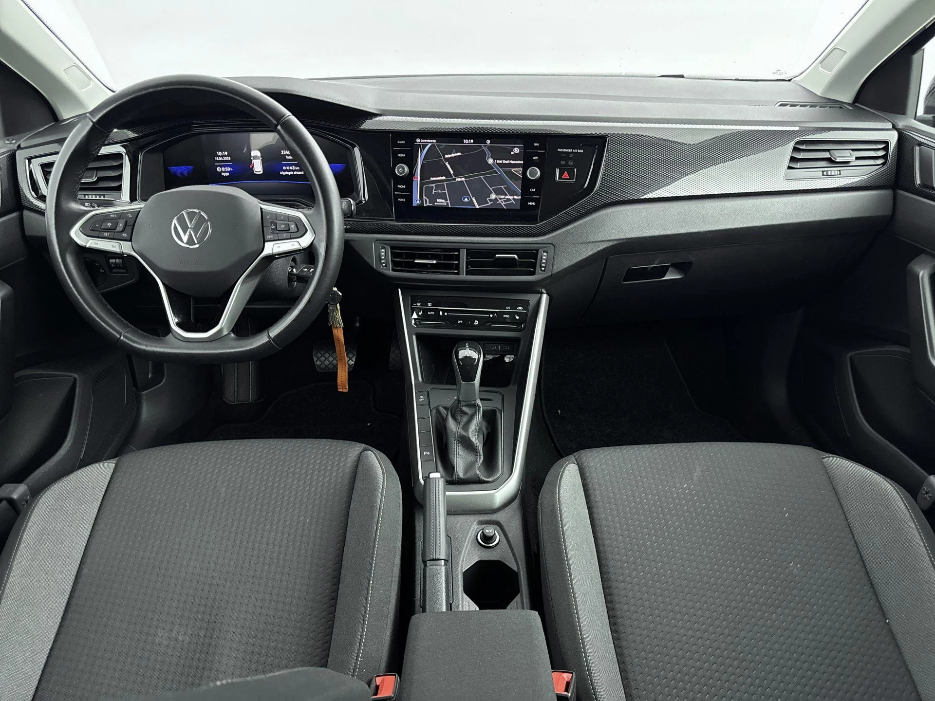 Volkswagen-Polo-image-5