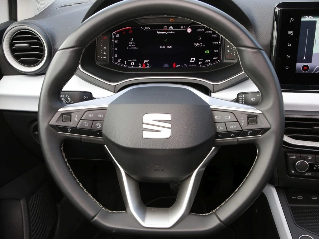 SEAT-Arona-image-14
