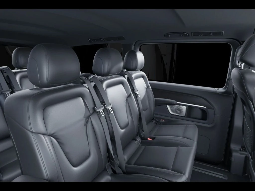 Mercedes-Benz-V-Klasse 300-image-11