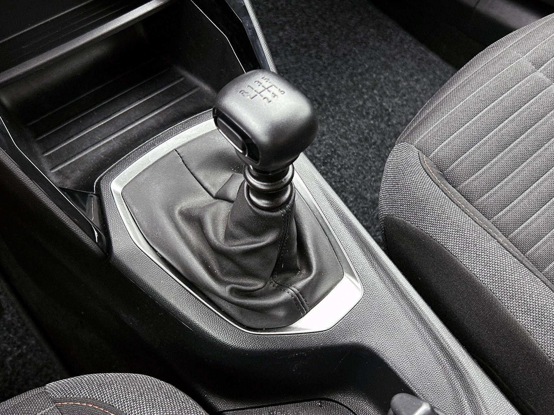 Peugeot-2008-image-13