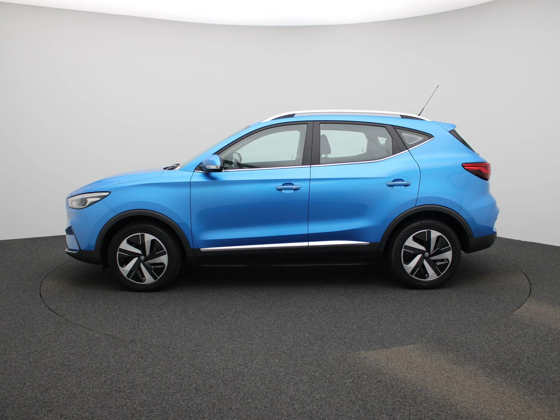 MG-ZS EV-image-3