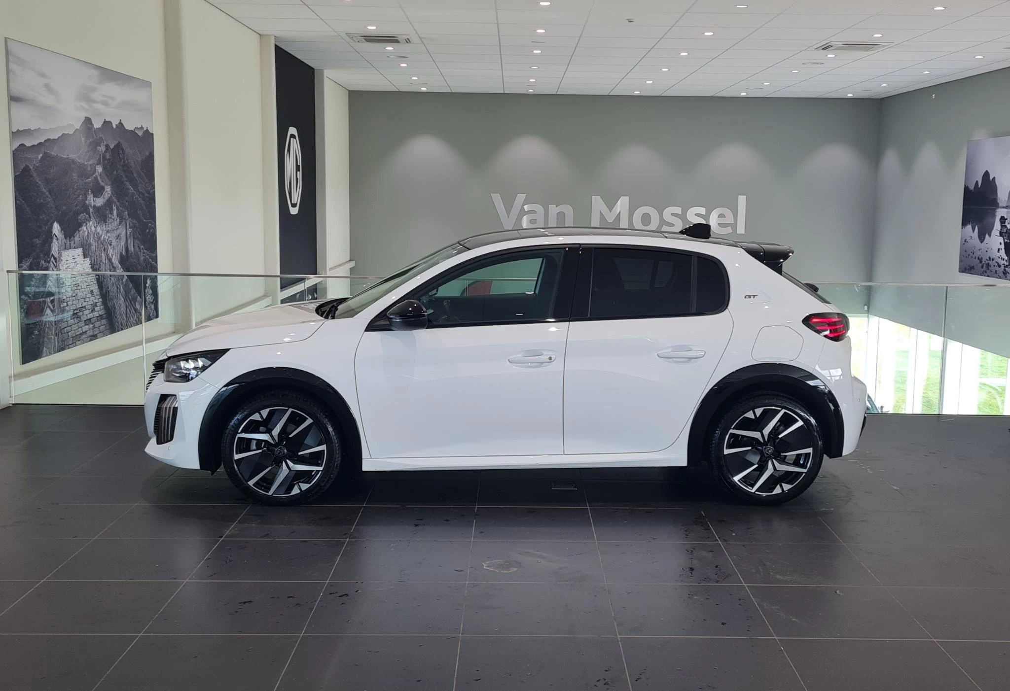 Peugeot 208 Hybrid 100 e-DCS6 GT