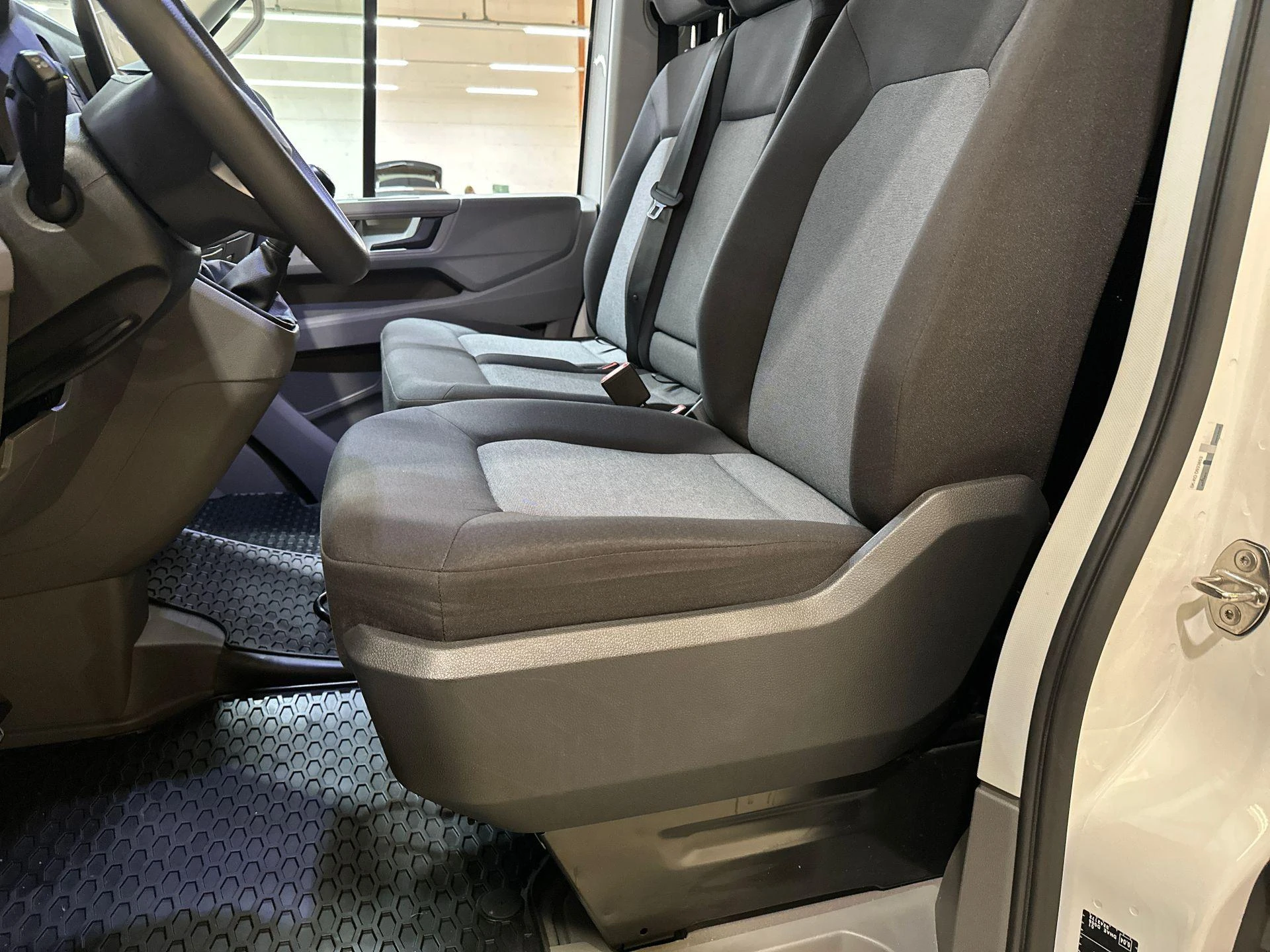 Volkswagen-Crafter-image-15