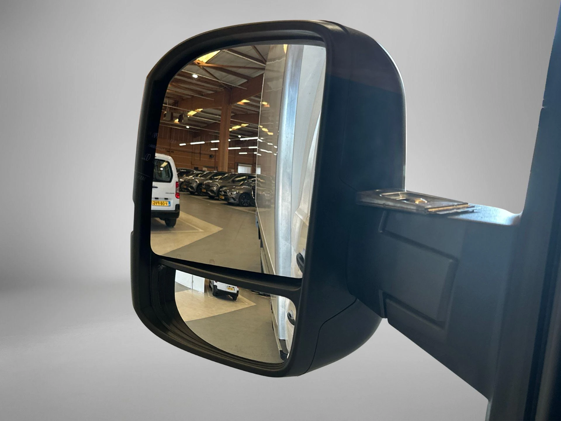 Volkswagen-Crafter-image-27