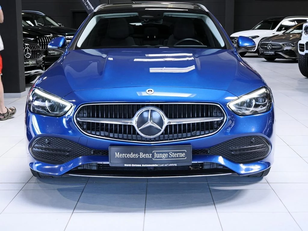 Mercedes-Benz-C-Klasse 300-image-3