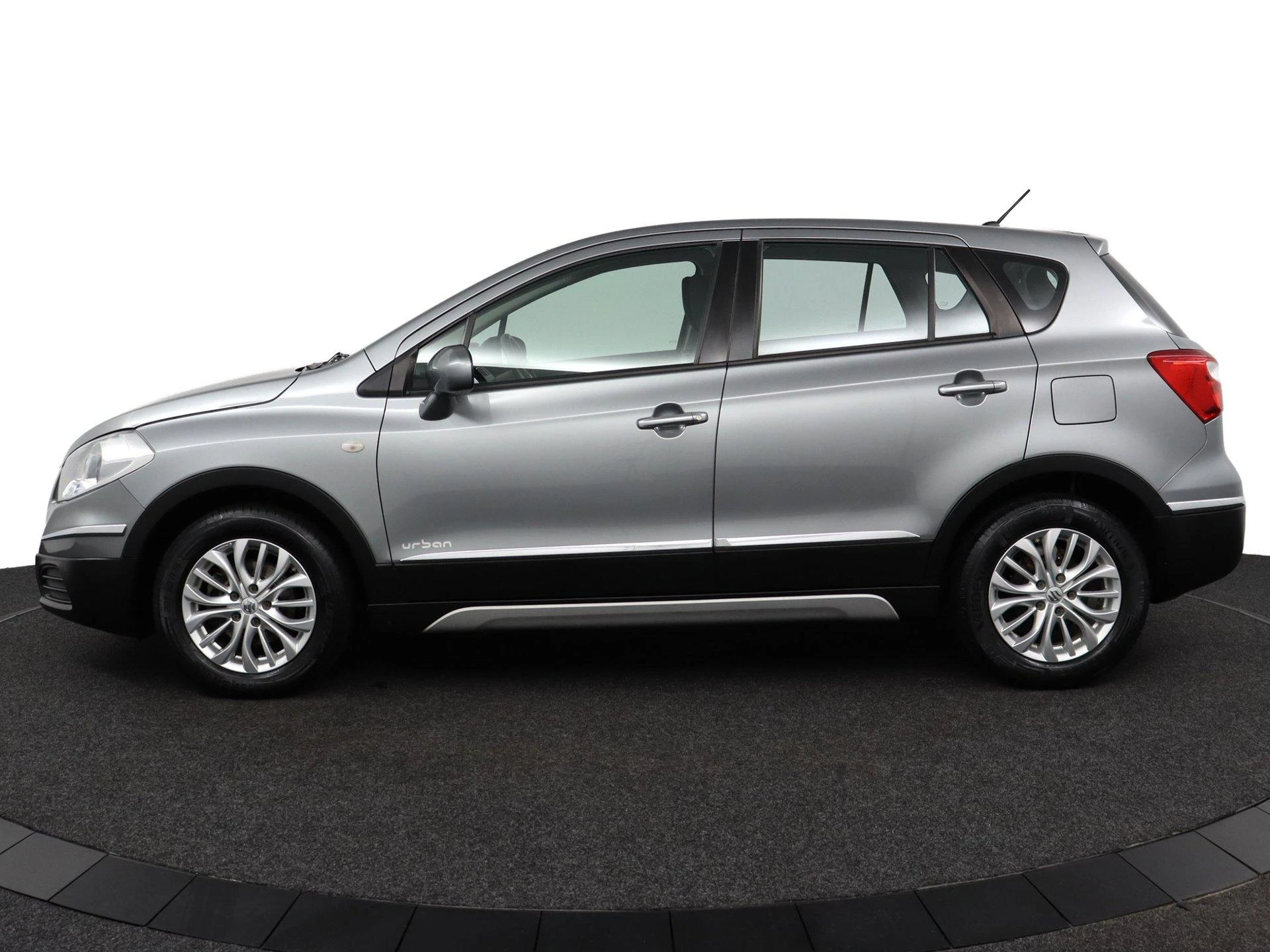Suzuki-S-Cross-image-3