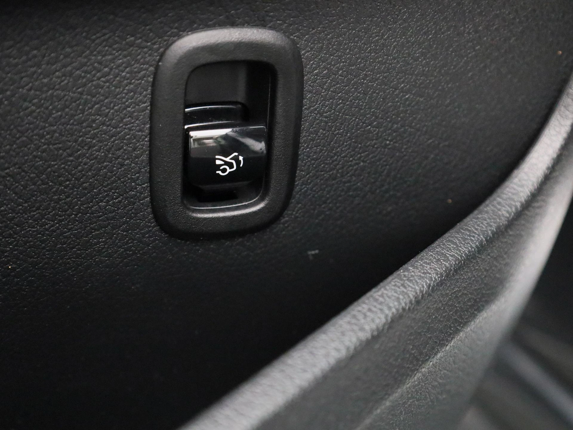 Mercedes-Benz-C-Klasse-image-31
