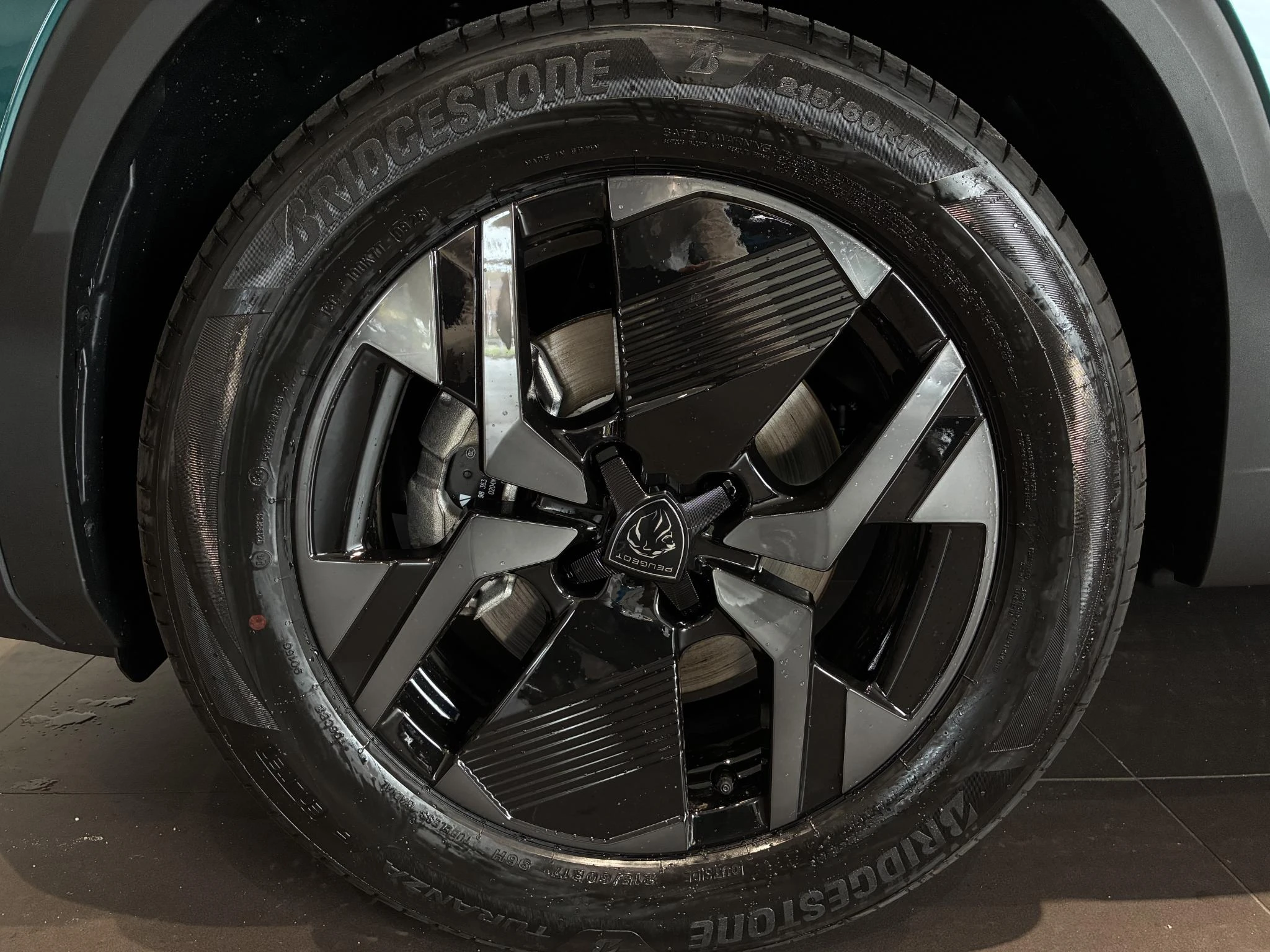 Peugeot-2008-image-2