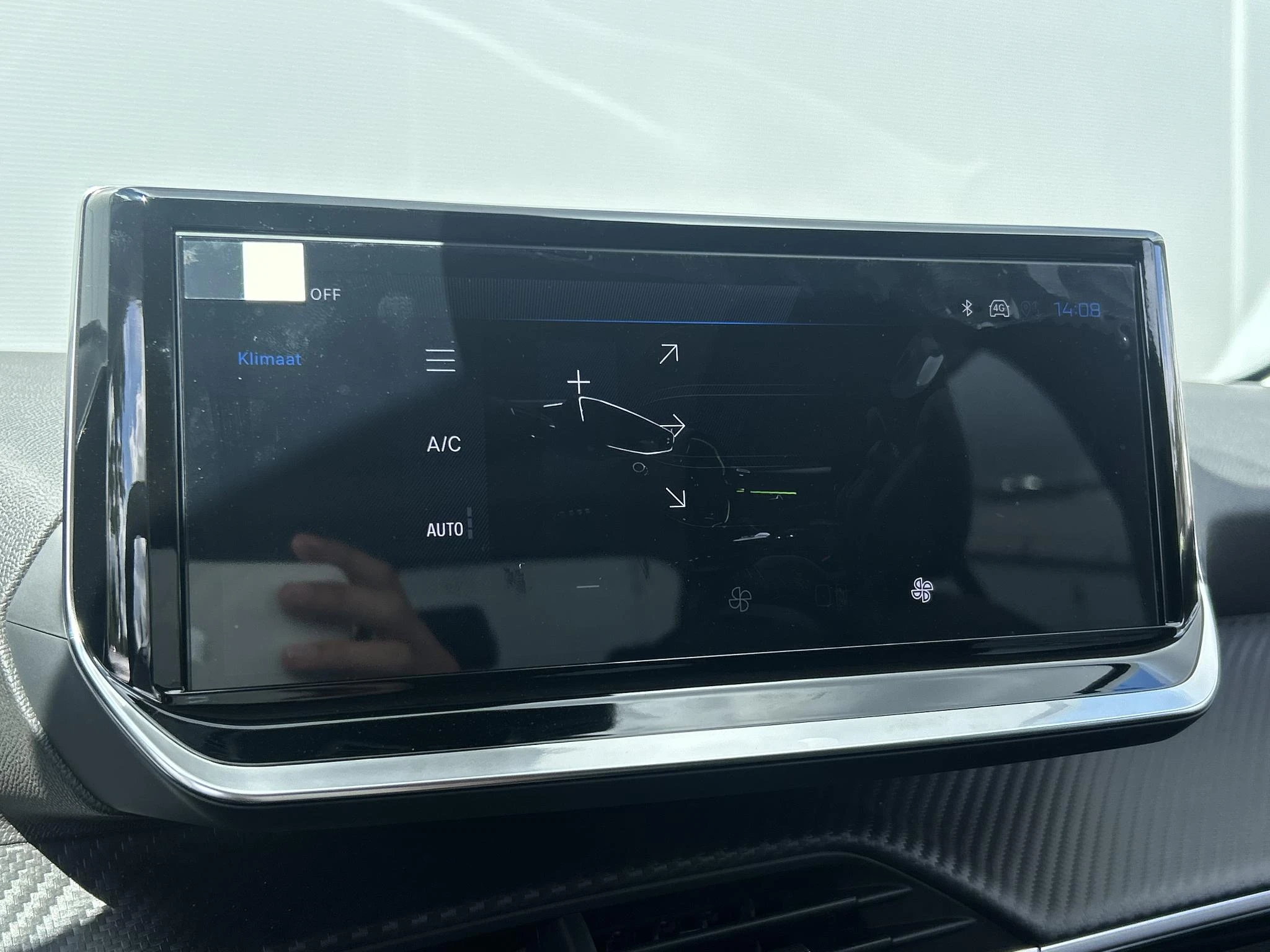 Peugeot-208-image-14