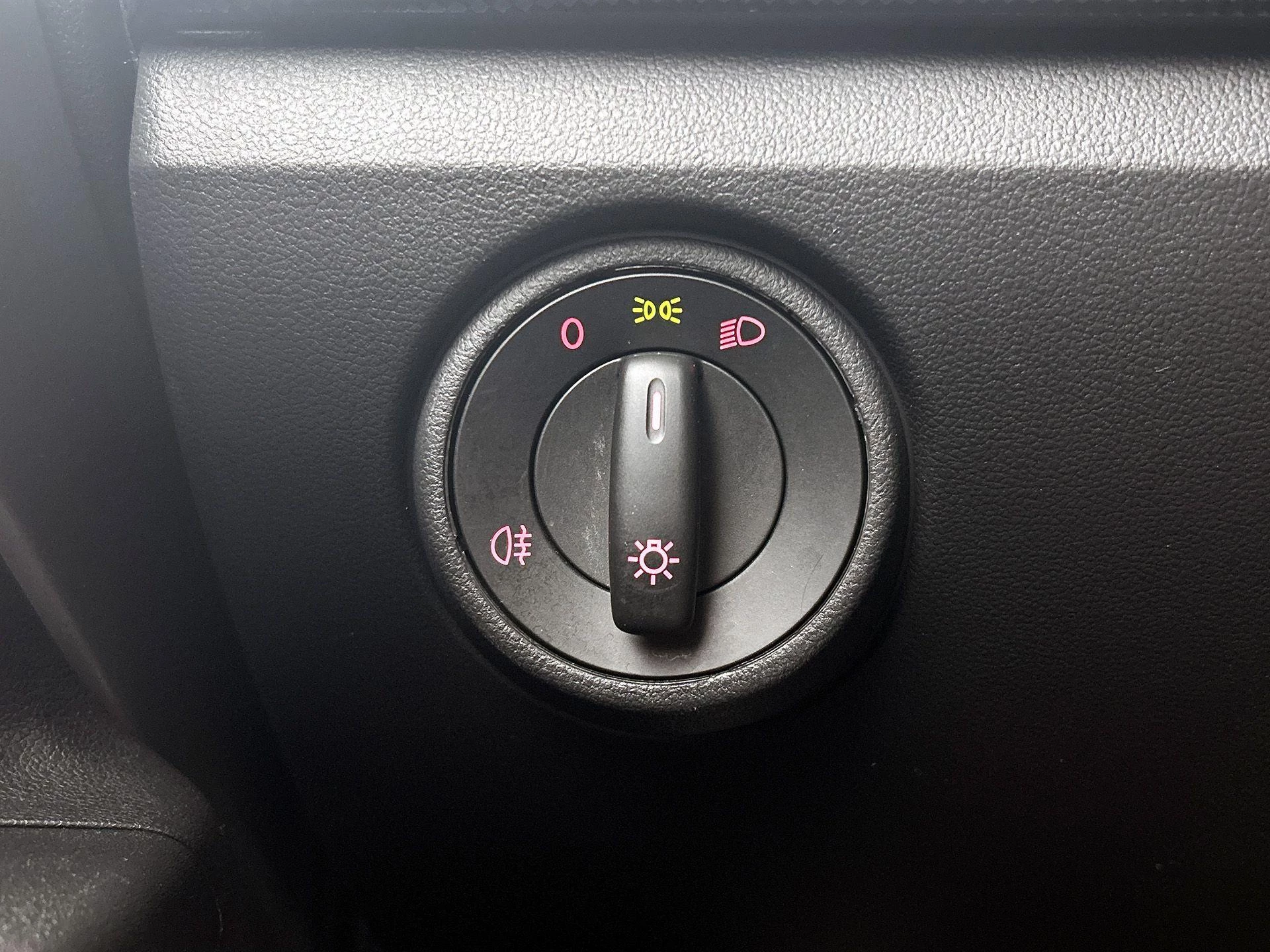 Volkswagen-up!-image-23
