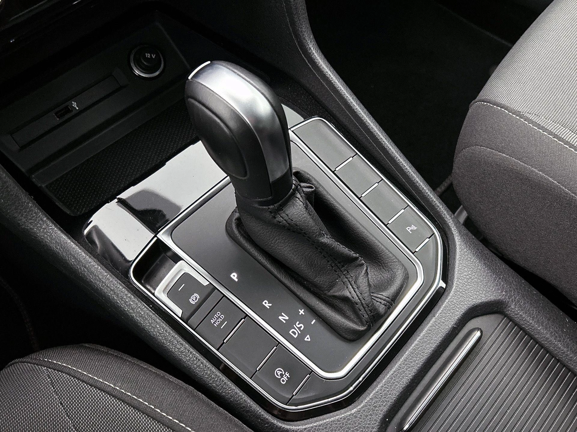 Volkswagen-Golf Sportsvan-image-14