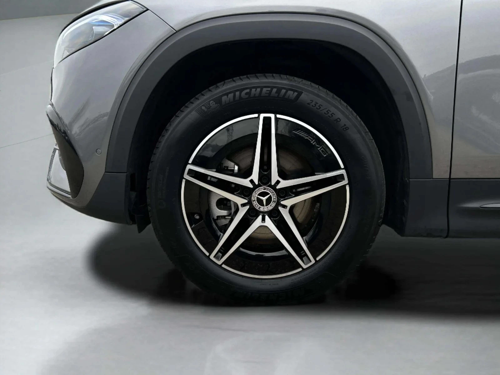 Mercedes-Benz-EQB-image-8