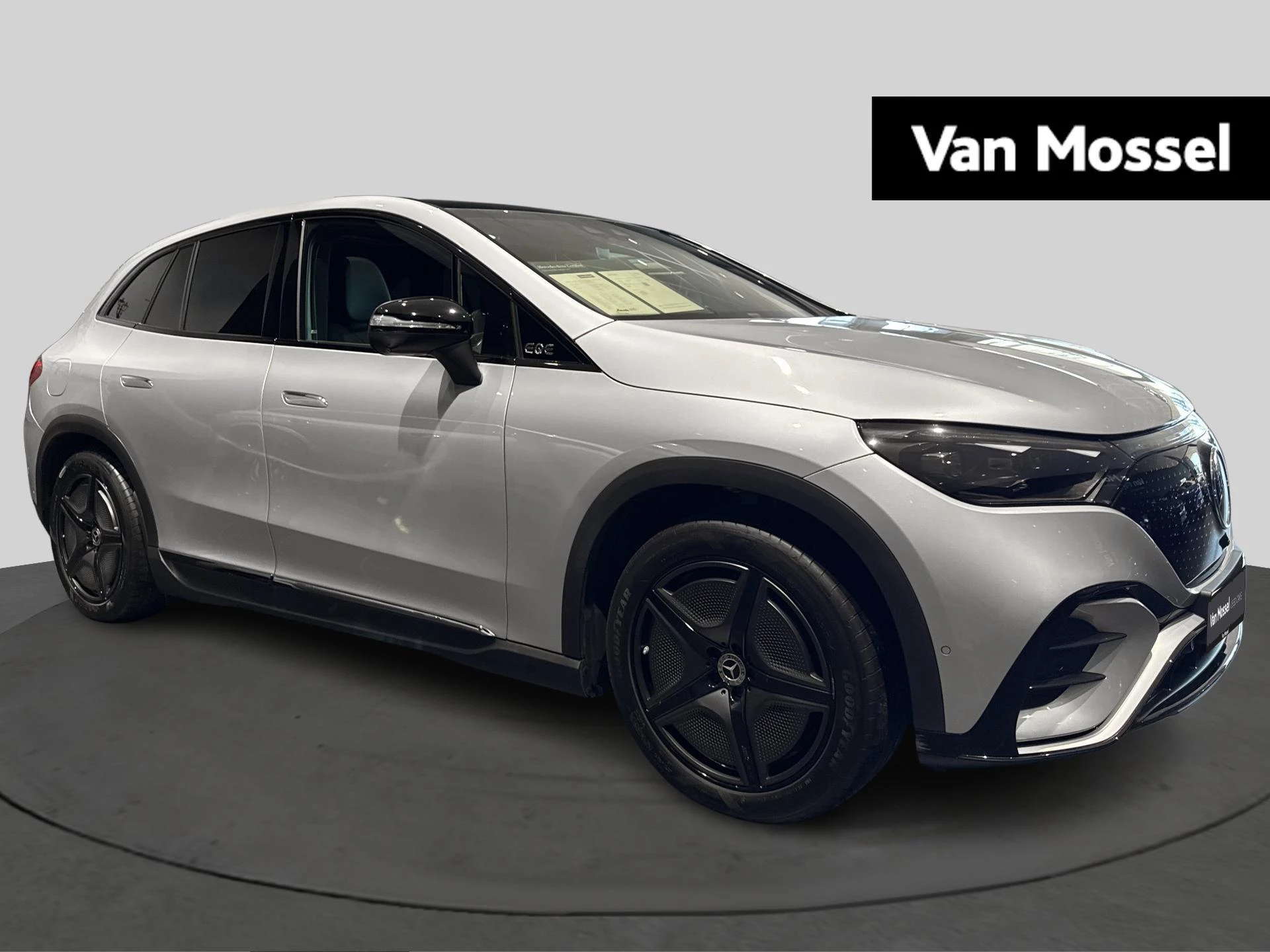 Mercedes-Benz-EQE-image-4