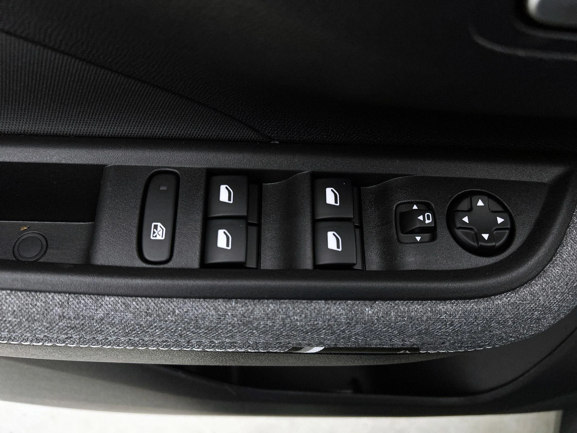 Opel-Frontera-image-22