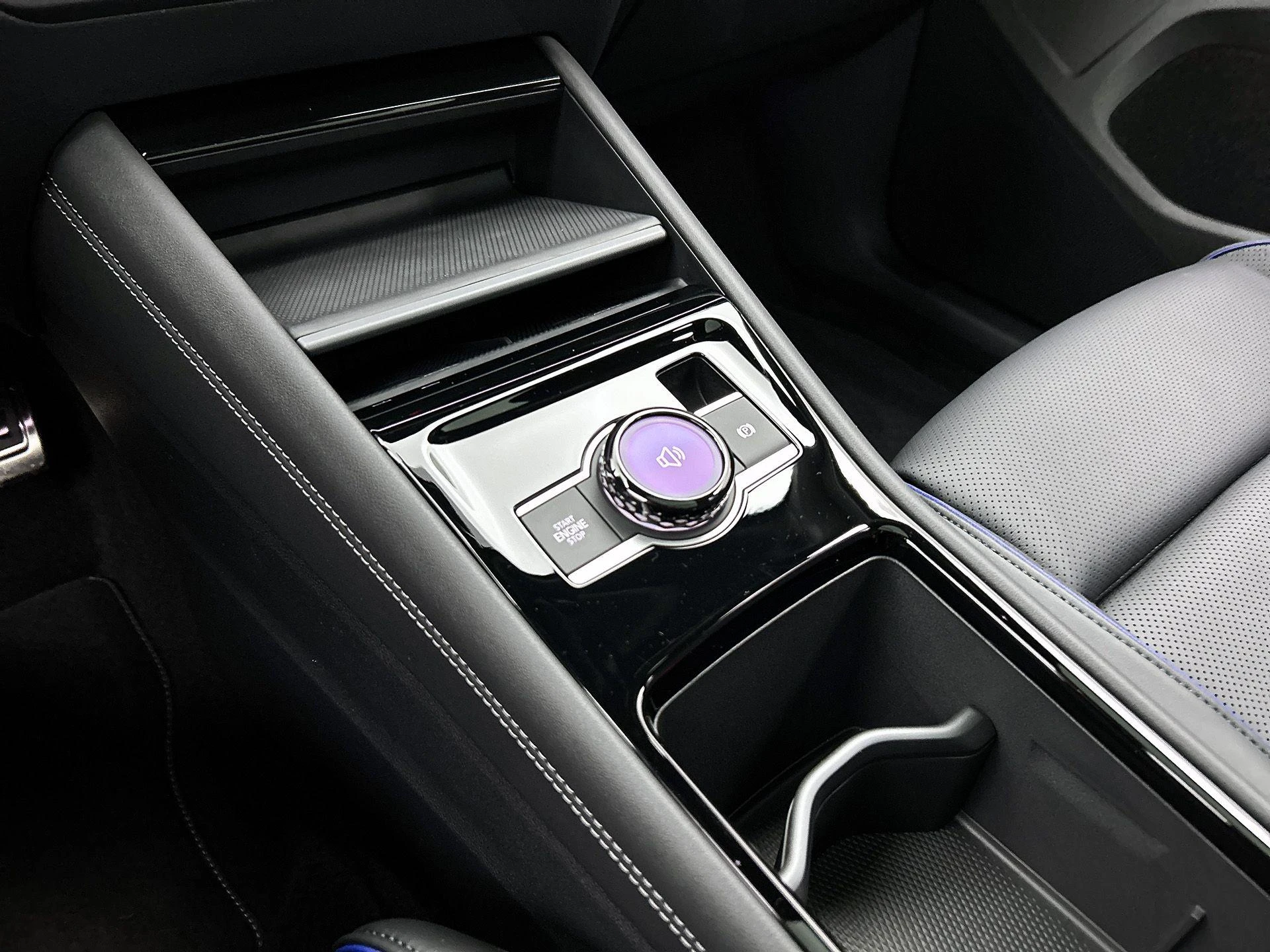 Volkswagen-Tiguan-image-38