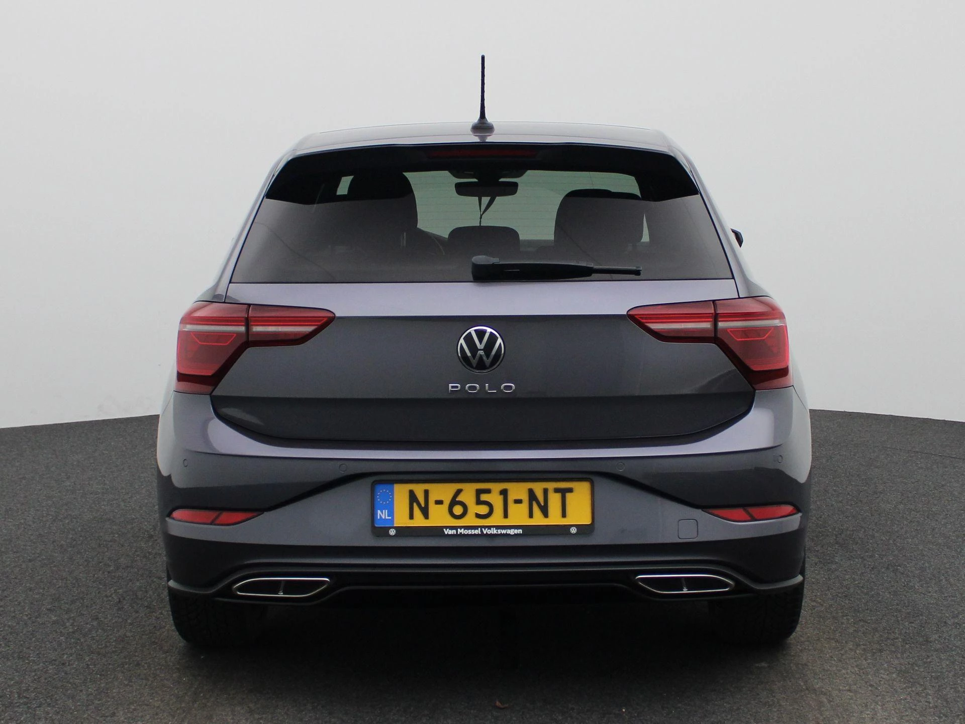 Volkswagen-Polo-image-4