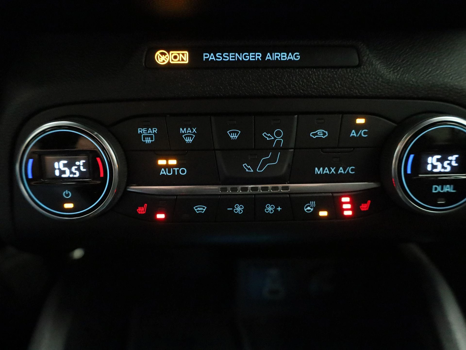 Ford Focus Wagon 1.0 EcoBoost Hybrid ST Line Style