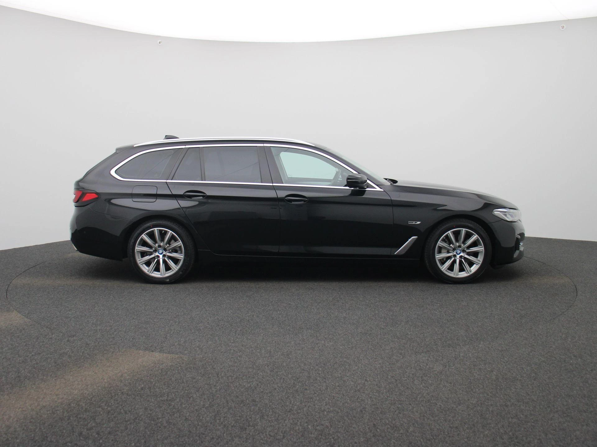 BMW-5 Serie-image-5