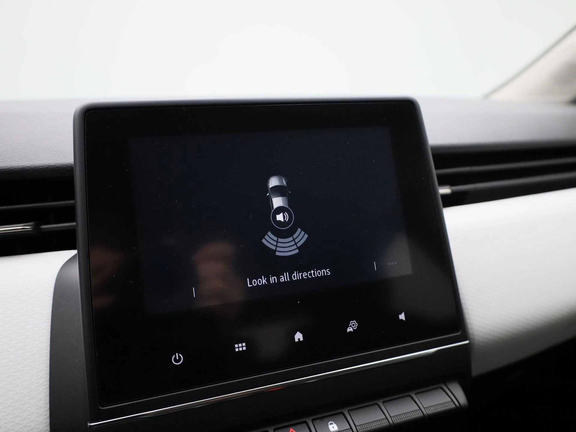 Renault-Clio-image-16