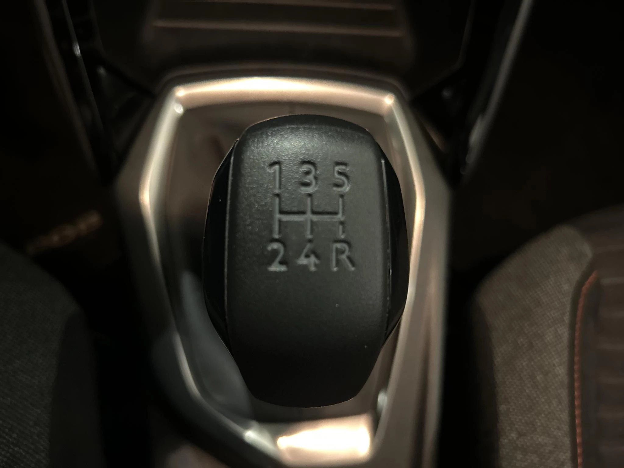 Peugeot-208-image-11