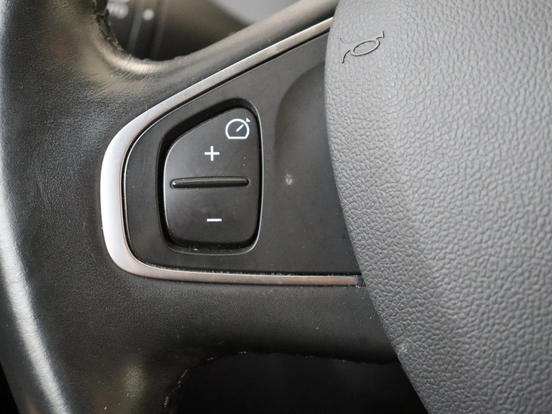 Renault-Captur-image-12