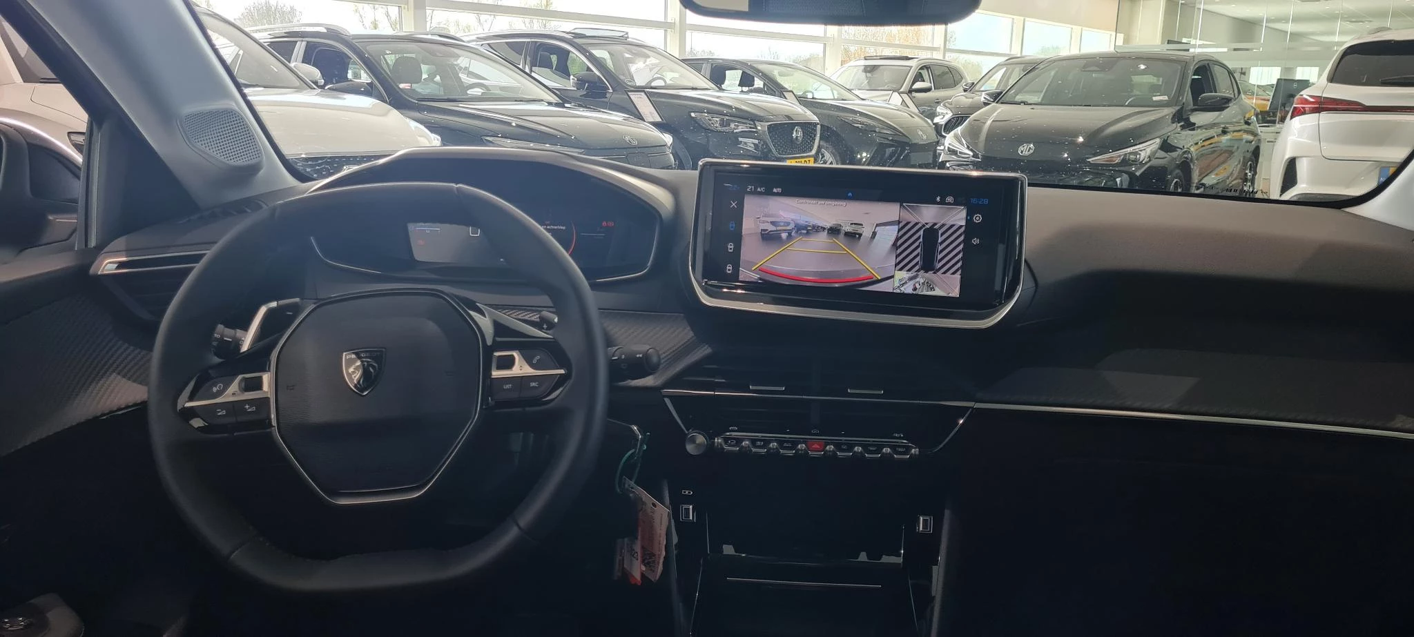 Peugeot 208 1.2 Hybrid 110 e-DCS6 Allure