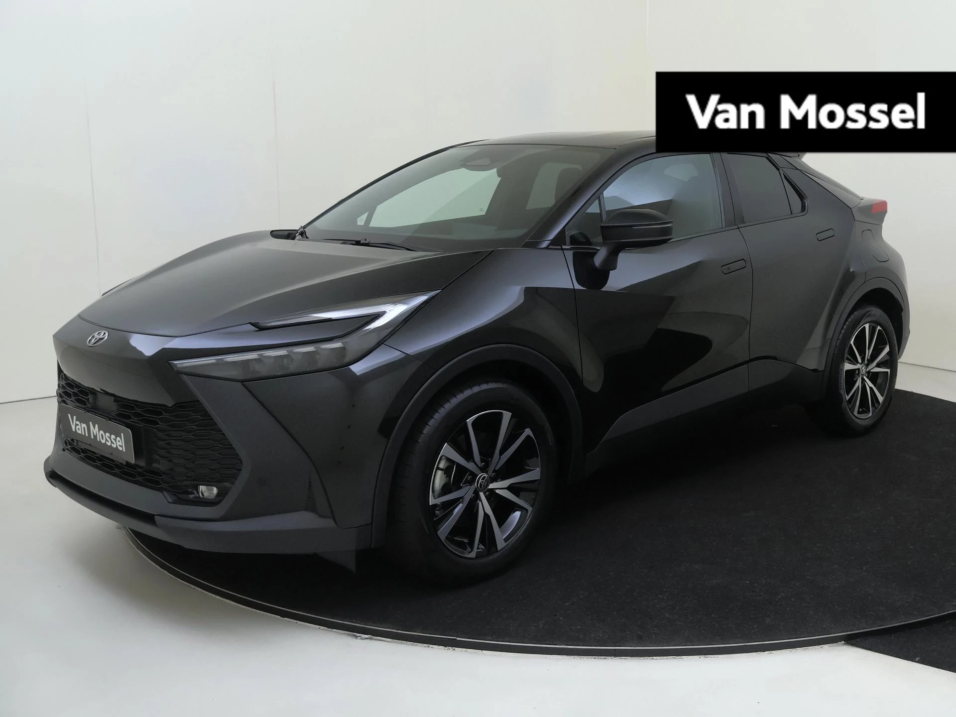 Toyota-C-HR-image-0