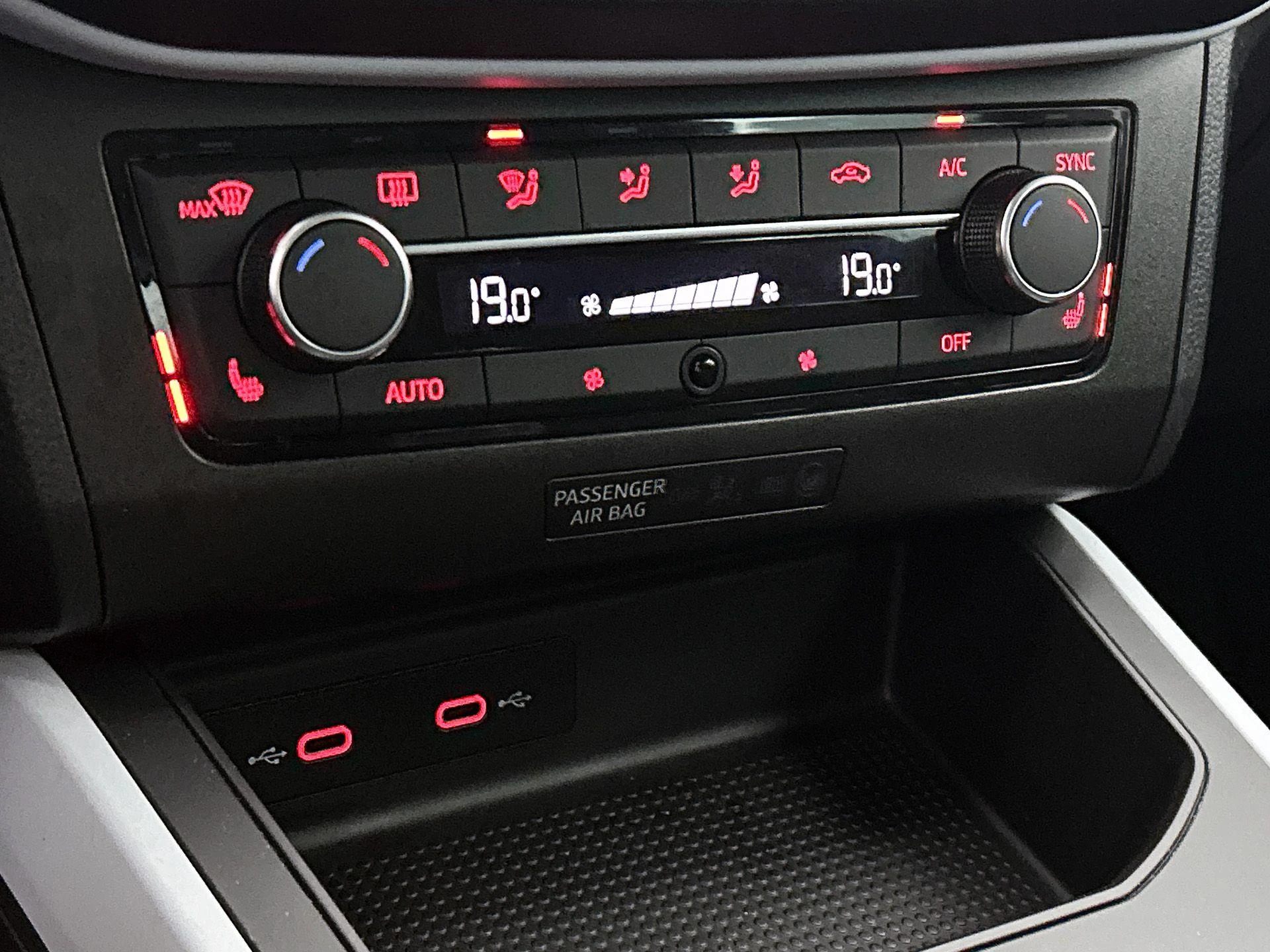 SEAT-Arona-image-24