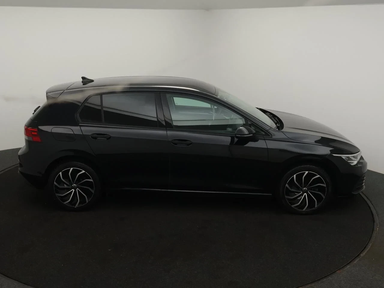 Volkswagen Golf VIII New Golf Life 1.0 eTSI 110PK *AUTOMAAT*NAVI*BLTH*CRUISE*PDC*CAMERA*APP CONNECT*DIGITAL DASHBOARD*...
