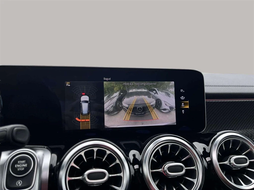 Mercedes-Benz-GLB-image-15