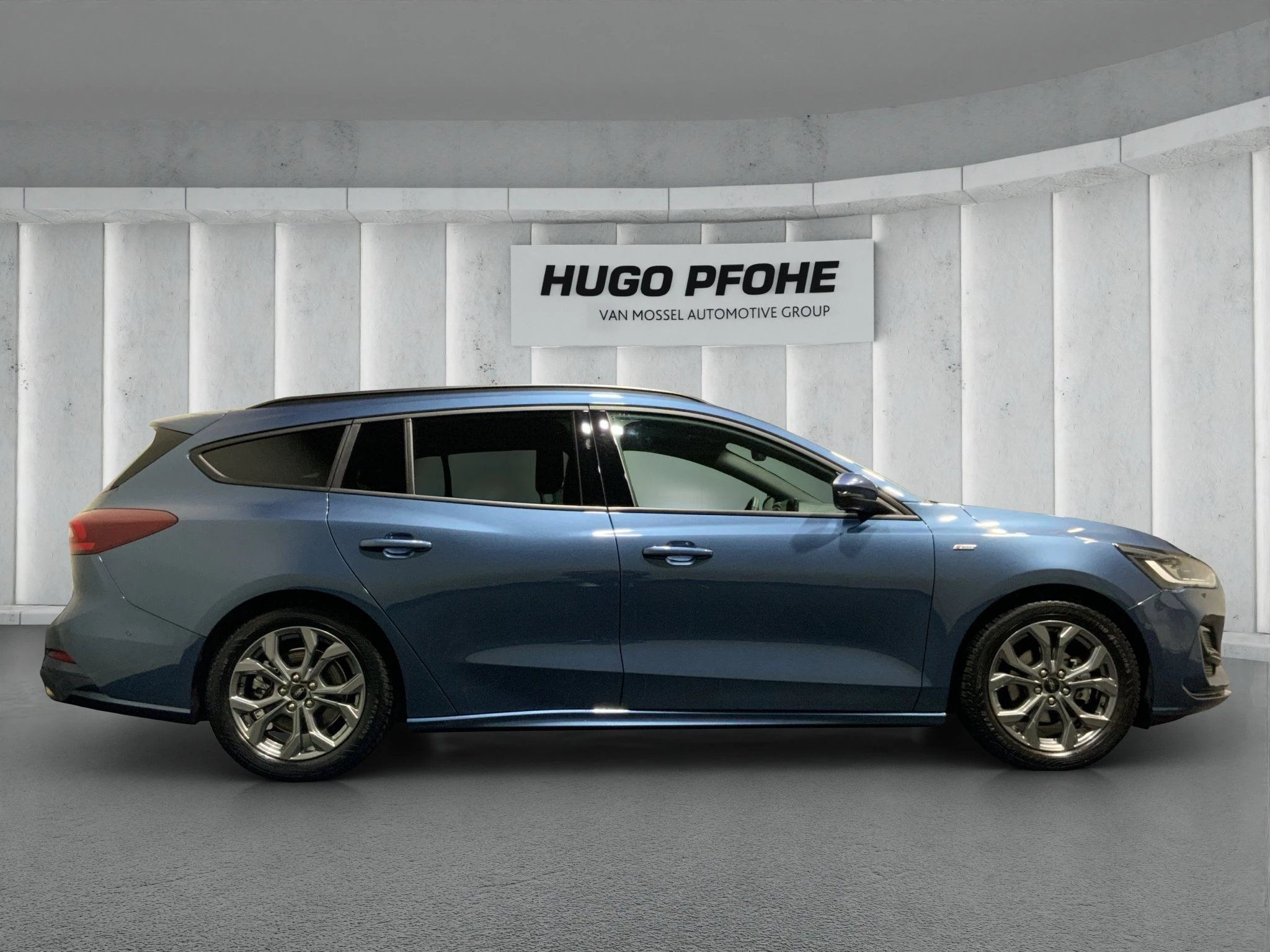 Ford Focus ST-Line X Turnier Aut.*AHK*ACC*HUD*KAM*NAVI*WINTER-PKT.