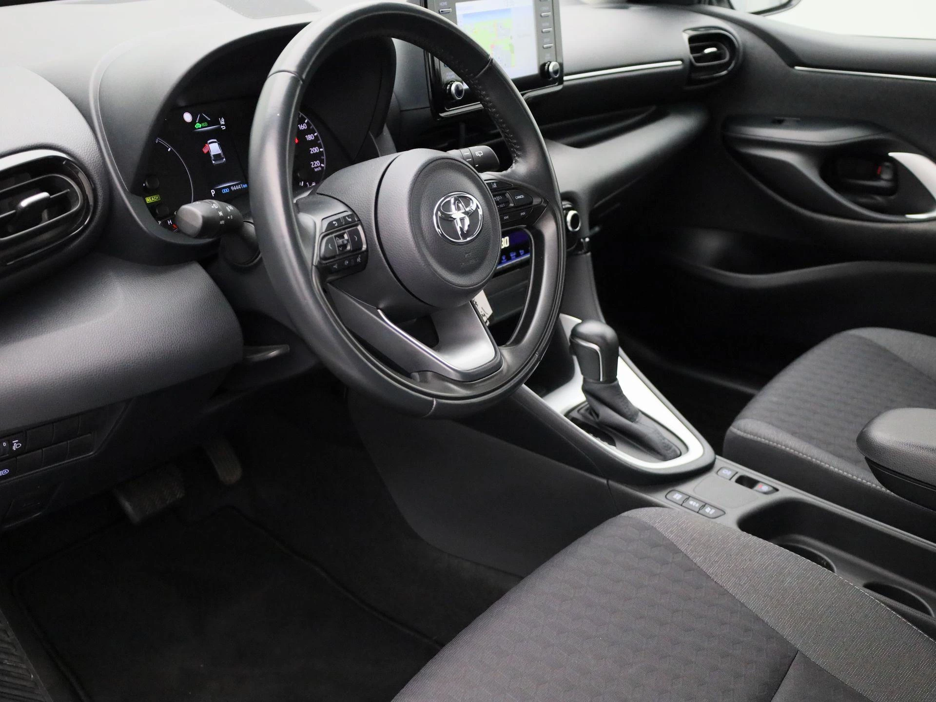 Toyota-Yaris-image-24