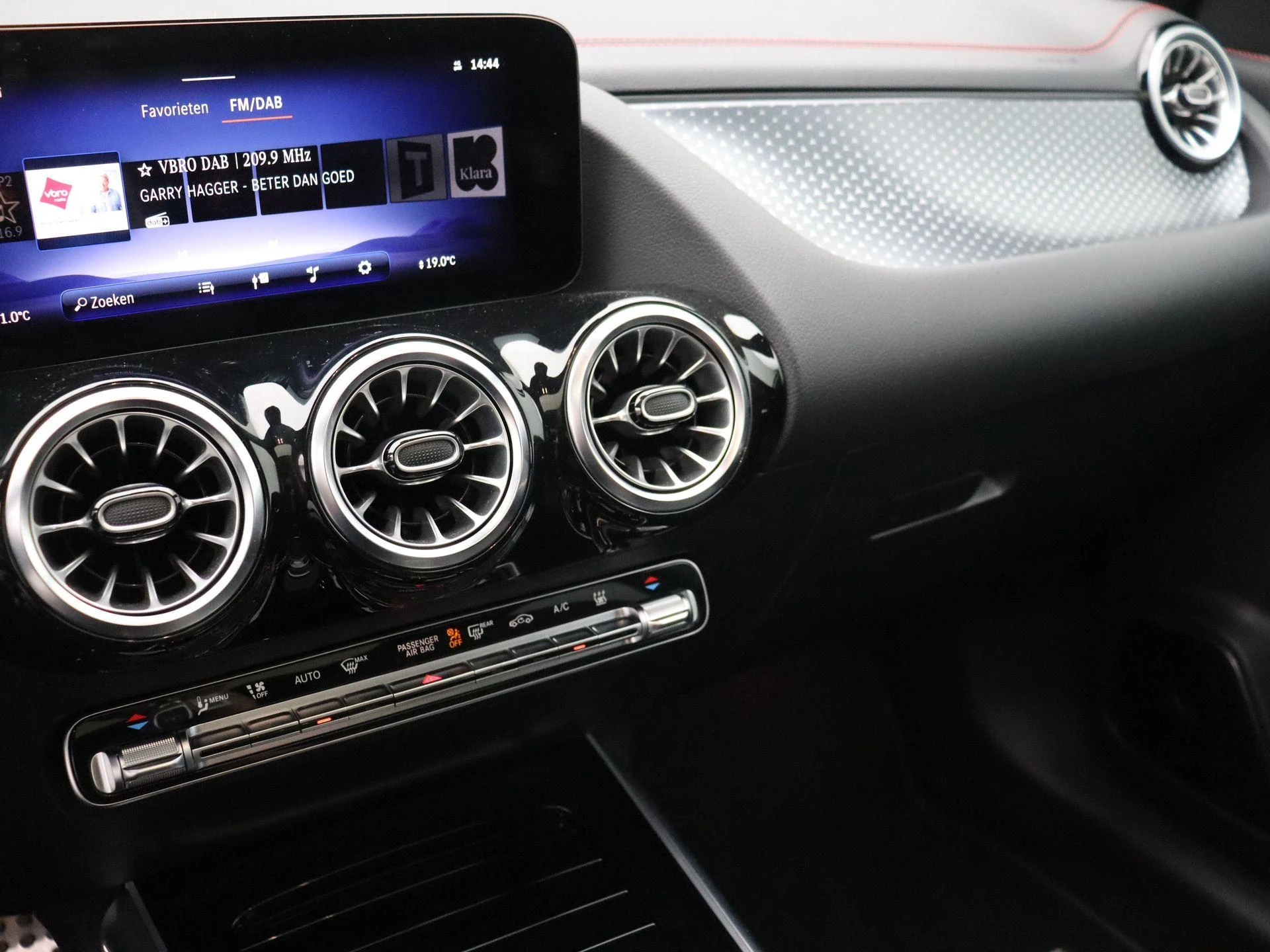 Mercedes-Benz EQA 250+ Star Edition + PANO + TREKHAAK + BURMESTER + HEAD UP +