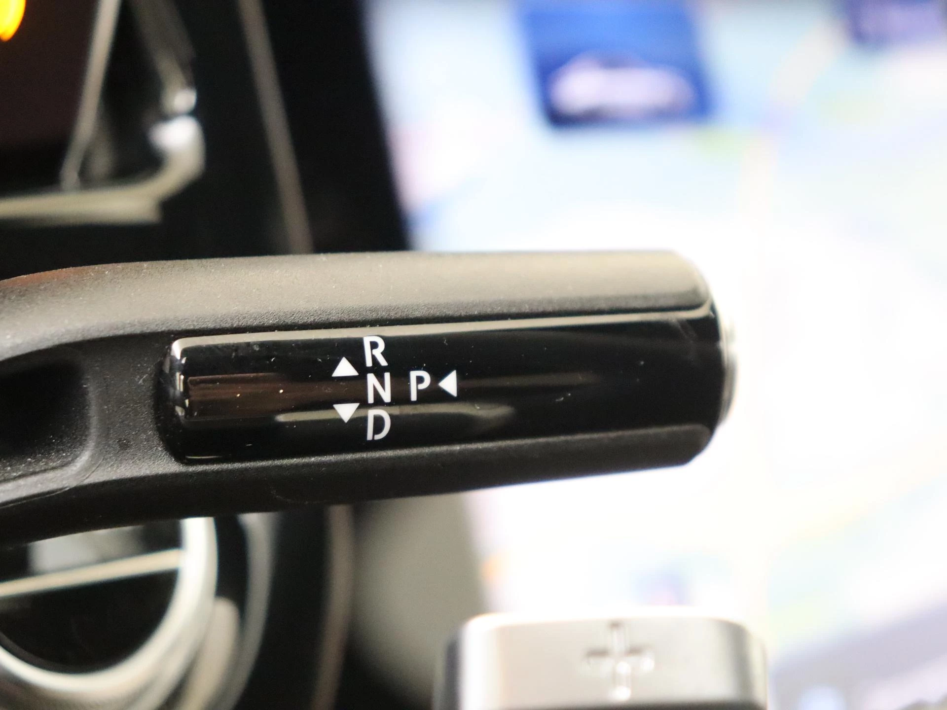 Mercedes-Benz-E-Klasse-image-14