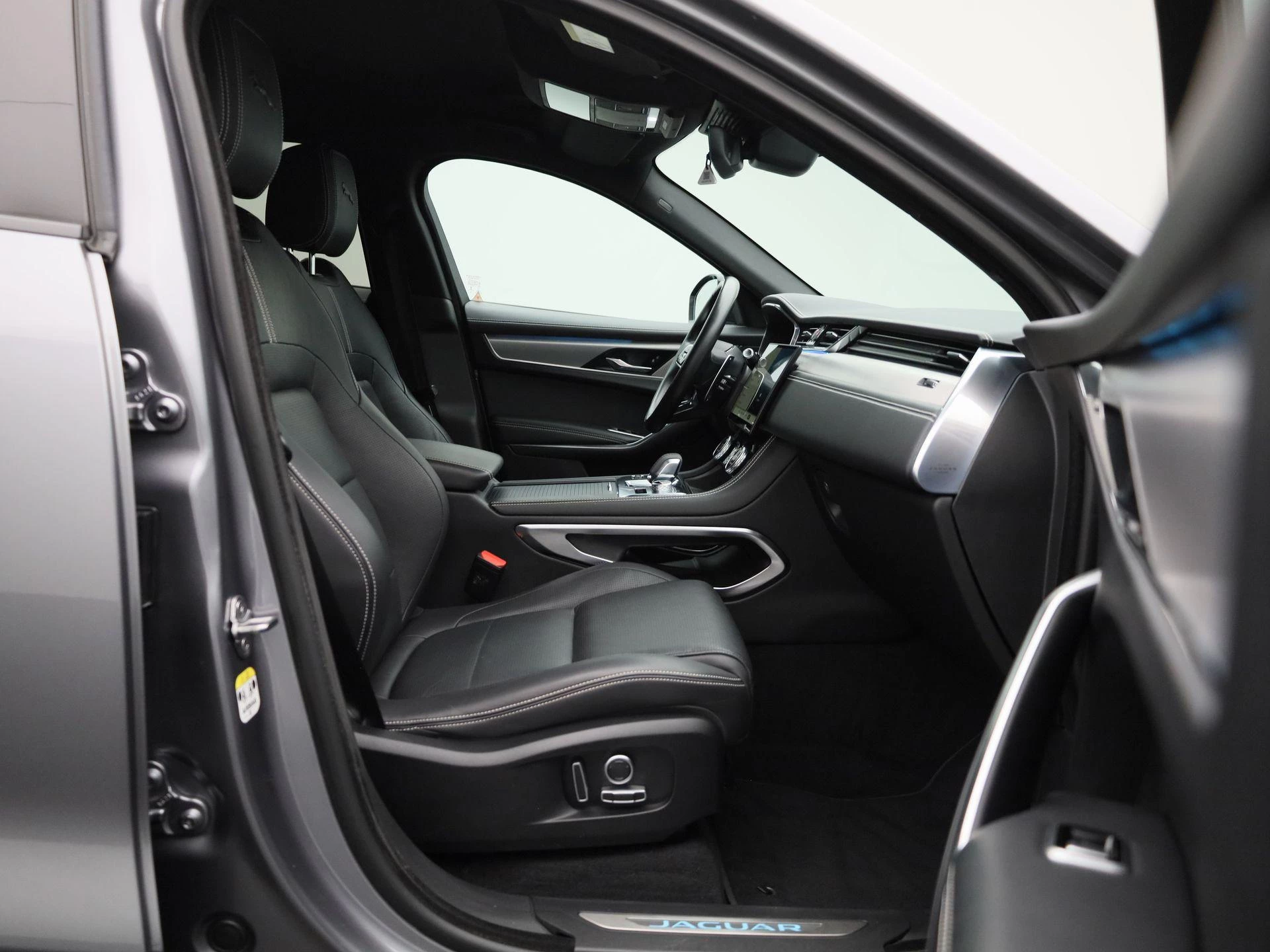 Jaguar F-PACE 2.0 P250 R-Dynamic SE