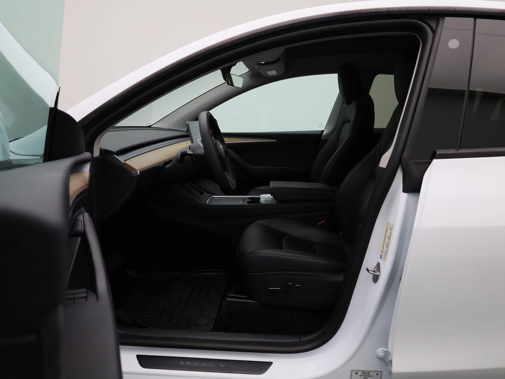 Tesla-Model Y-image-8