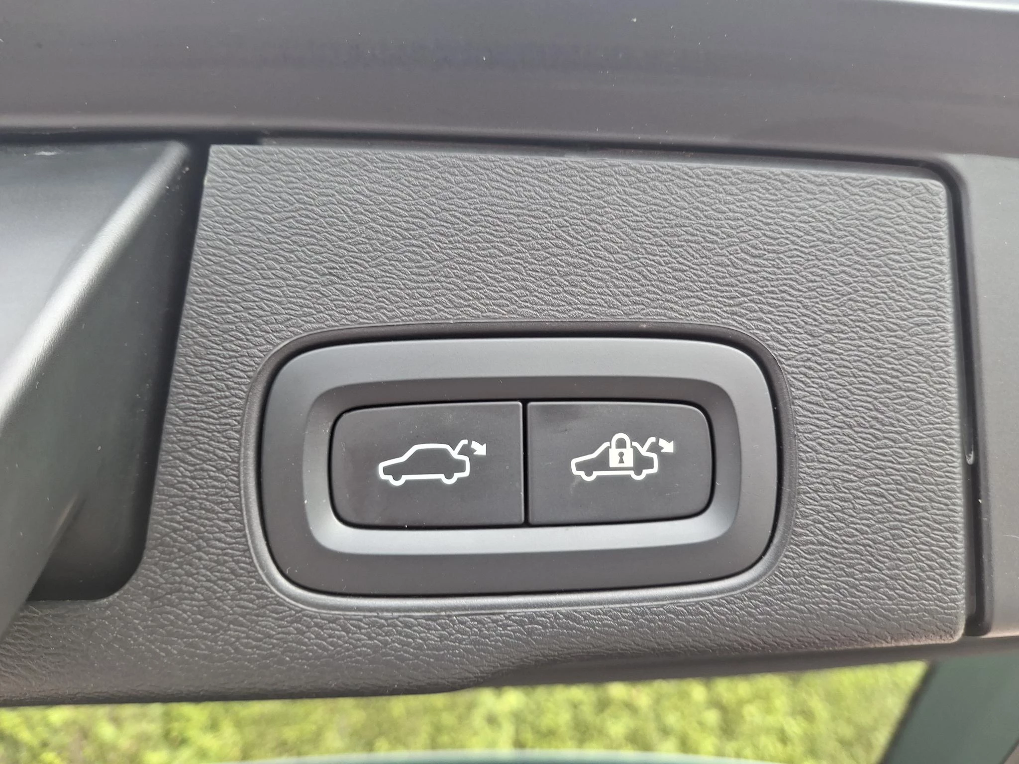 Volvo XC60 T6 Plug-in hybrid AWD Plus Black Edition