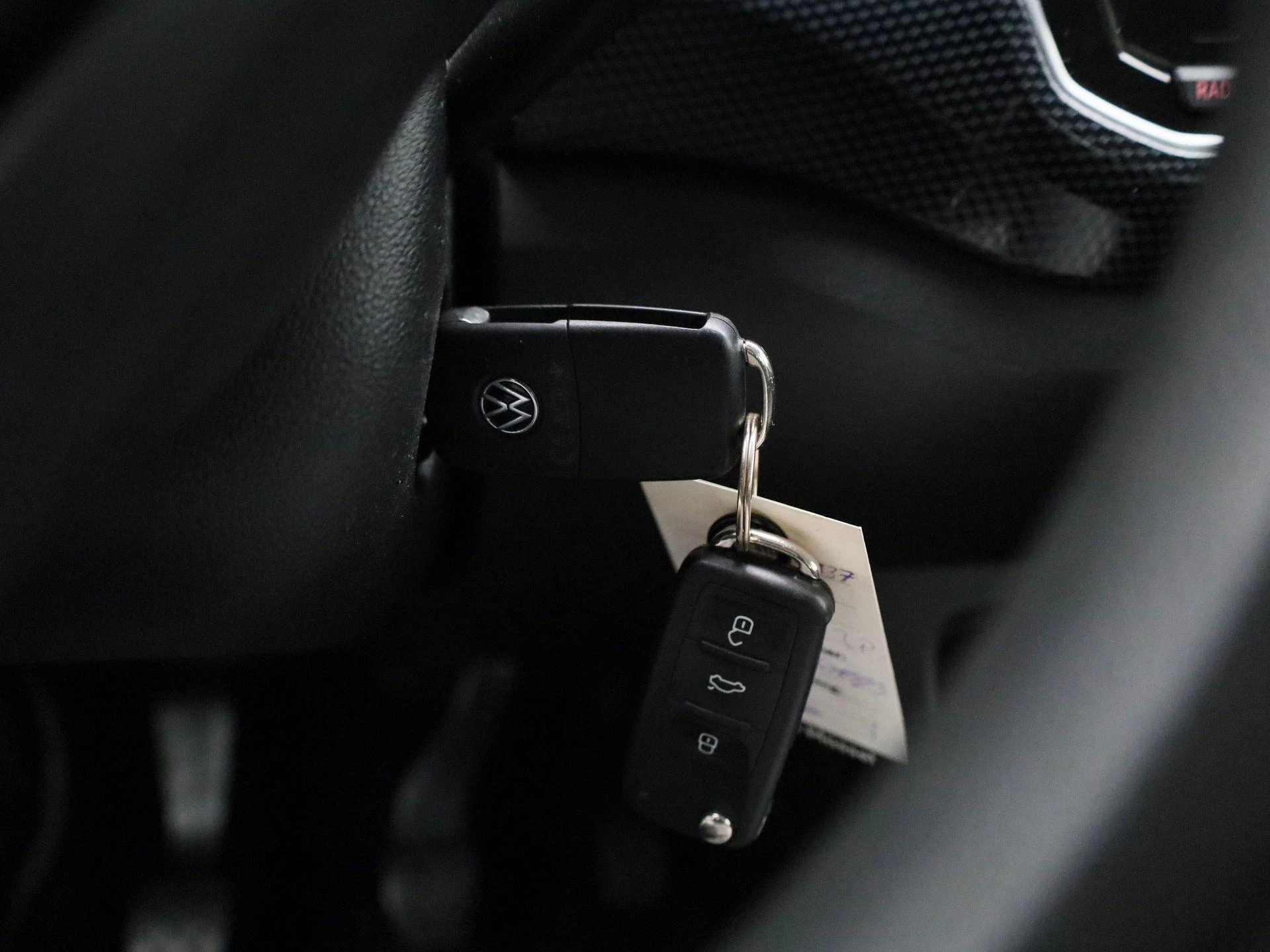 Volkswagen-up!-image-15