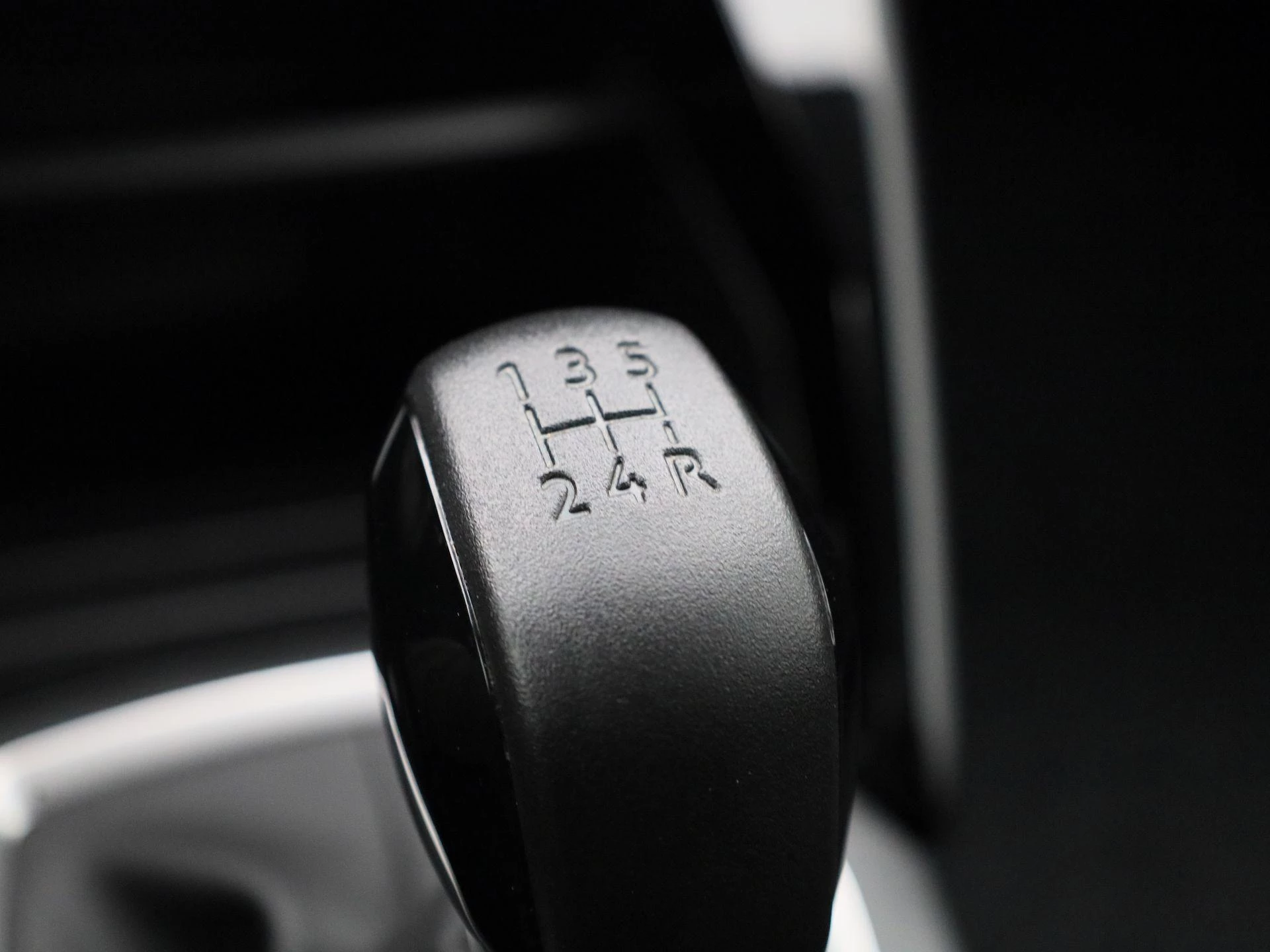 Peugeot-208-image-23