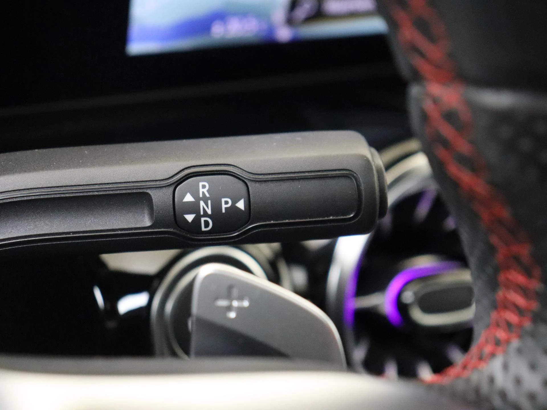 Mercedes-Benz-GLA-image-17