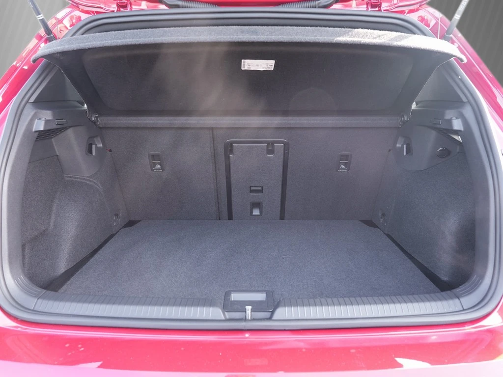 Volkswagen-Golf-image-5