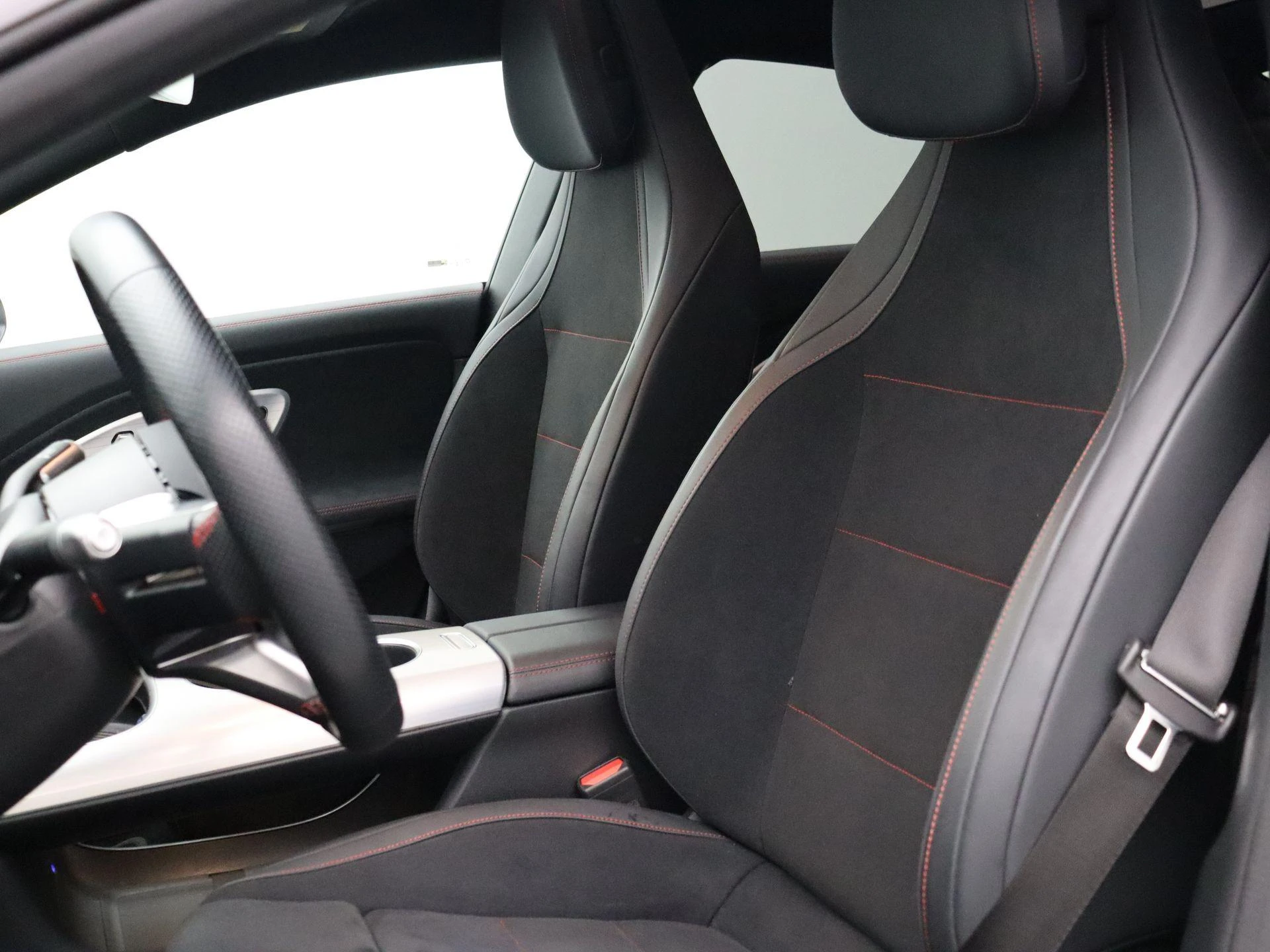Mercedes-Benz-CLA-image-11