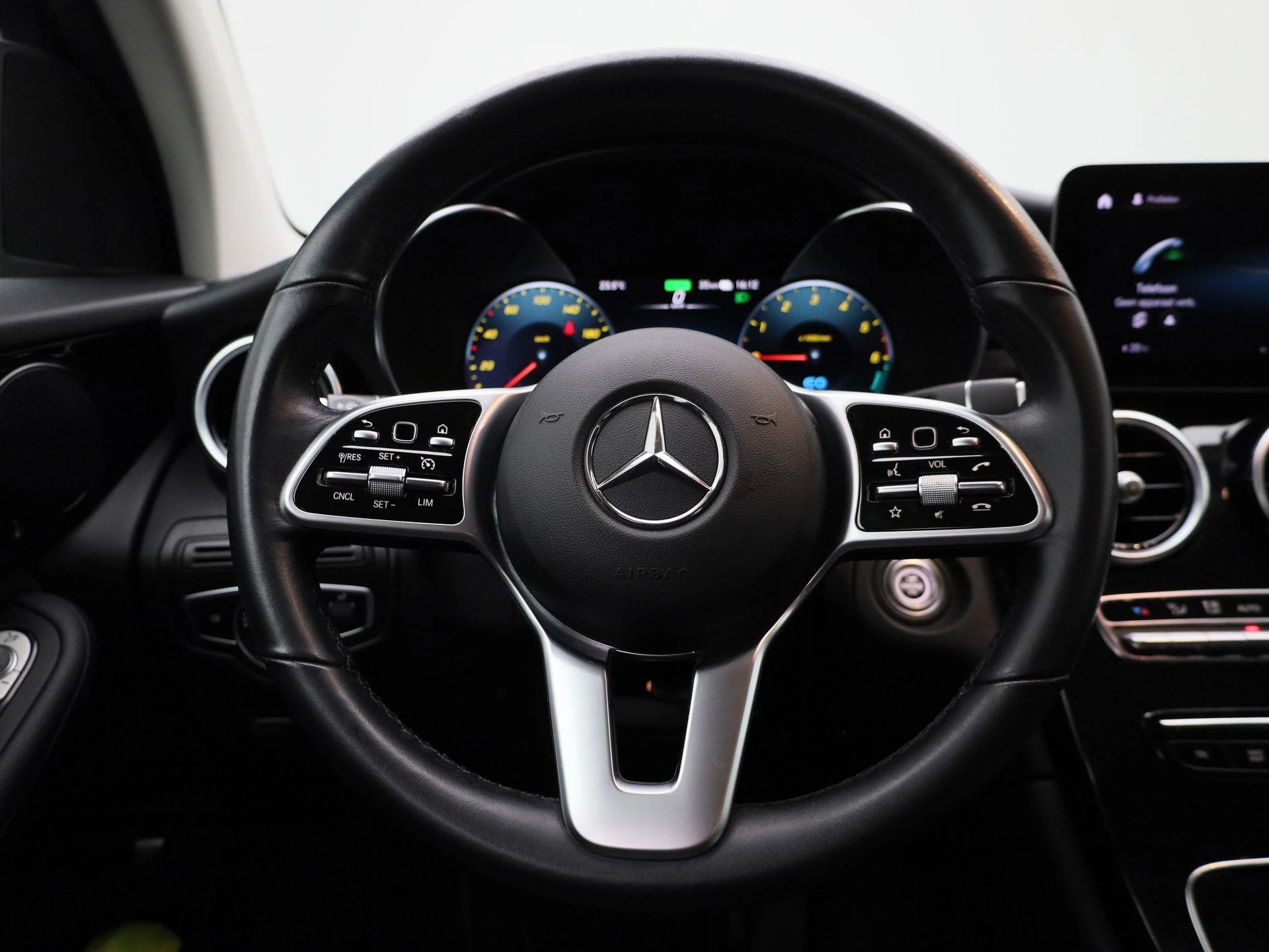 Mercedes-Benz-GLC-image-6